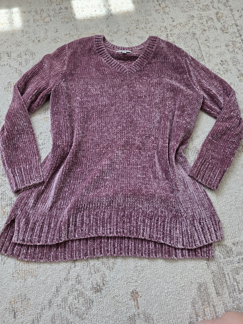 Orvis Plush Chenille V-Neck Sweater Tunic in Mauve